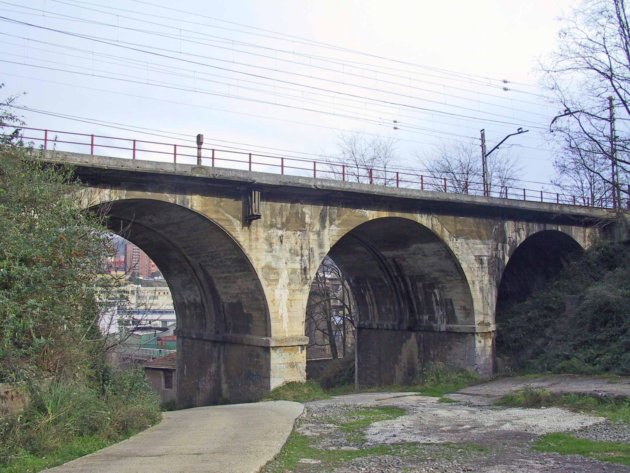 Puente del Ferrocarril en Zubialdea