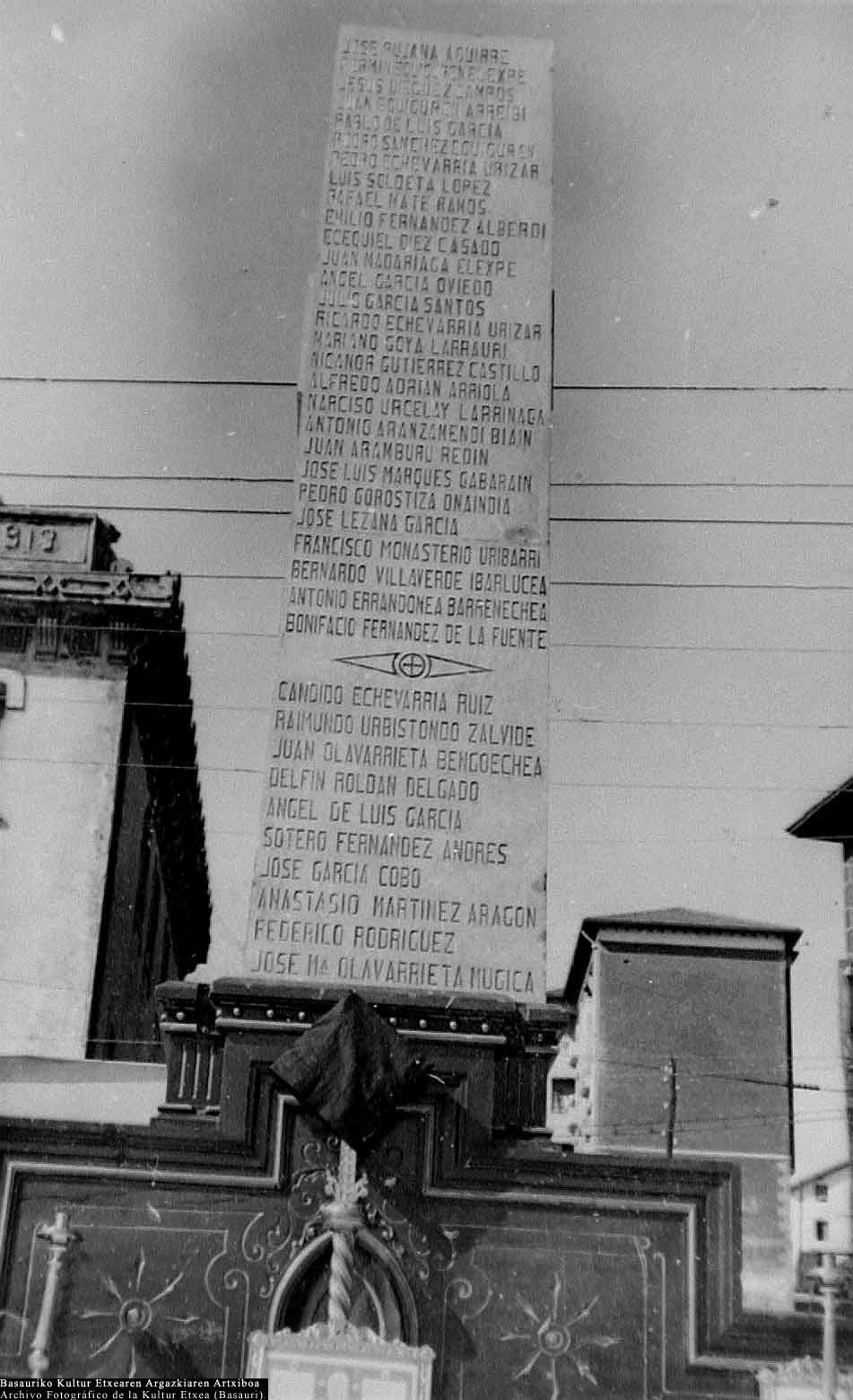 Lápida de Mártires de Guerra