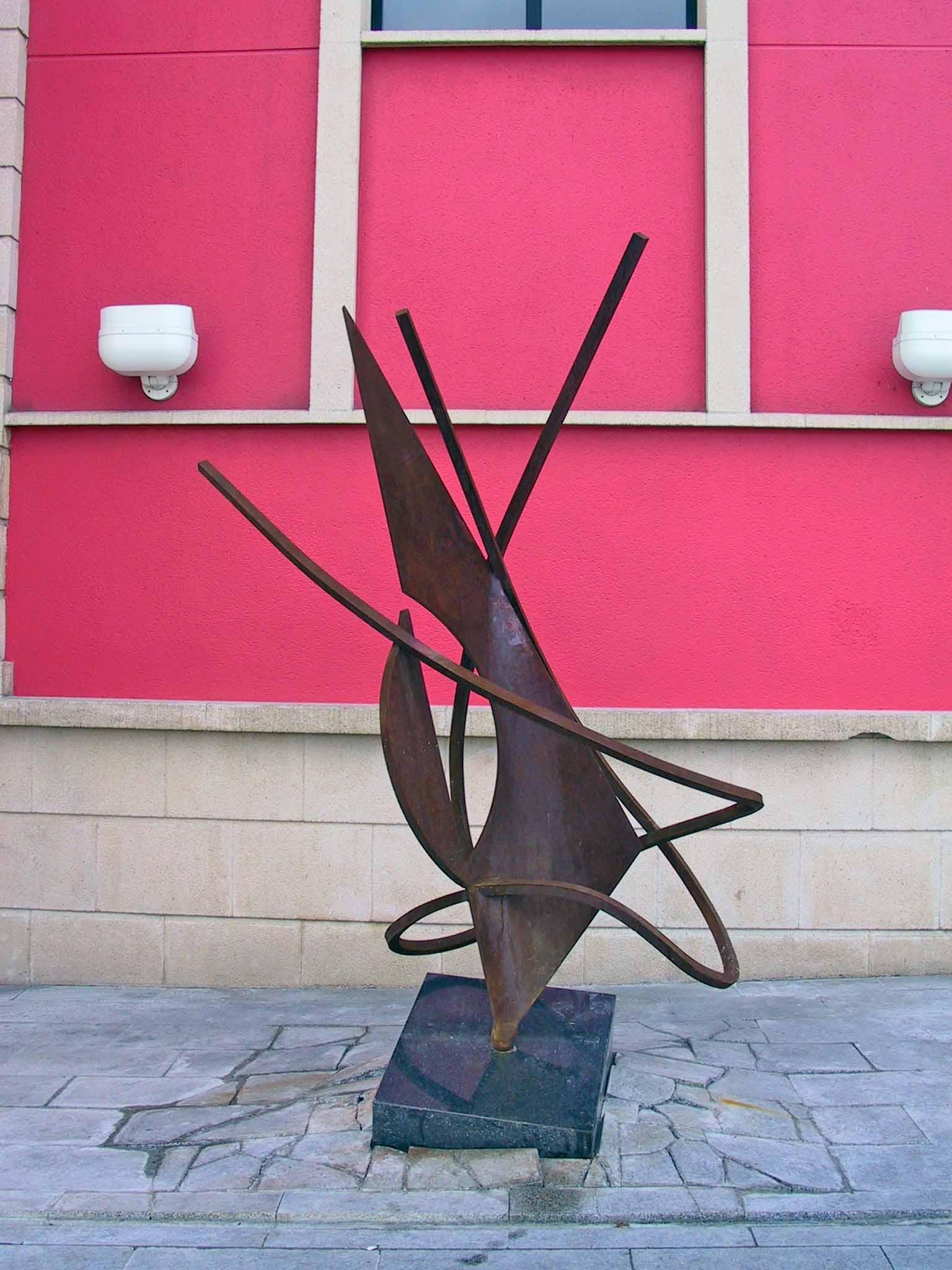 Escultura sonrisa de sangre ajena