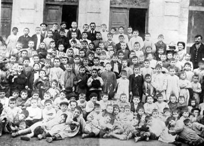 Niños escuelas Cervantes