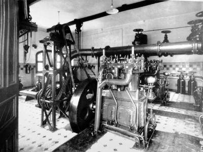 Depósito de aguas, sala de máquinas