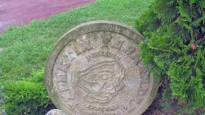 Monumento a Valentin Fernandez Pinceles