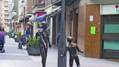 Escultura Madre e Hijo